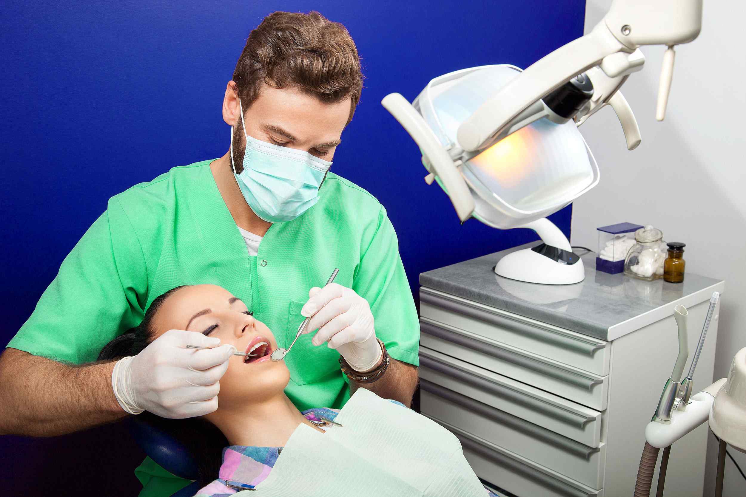 https://lor-rinoplastika.com/wp-content/uploads/2020/02/img-doctor-6.jpg